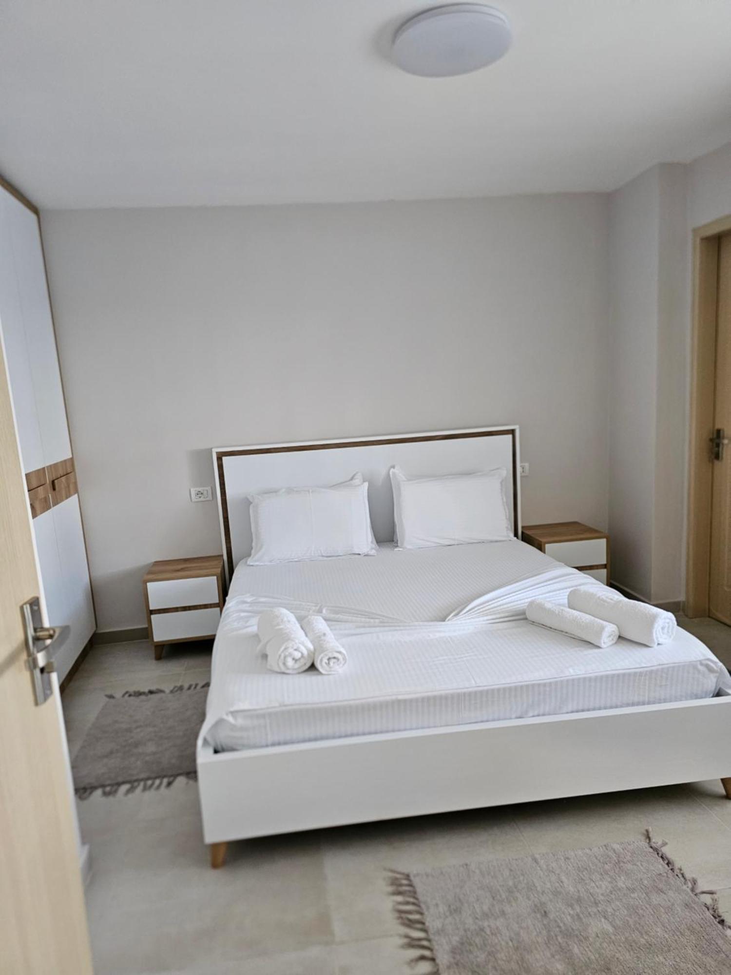 Alex'S Apartment Durrës 外观 照片